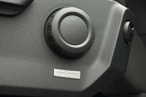 BT75EBM Volkswagen Crafter 2.0TDI 177PS CR35 MWB Commerce Plus Auto-Low Roof Thumbnail #52