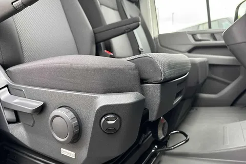 BT75EBM Volkswagen Crafter 2.0TDI 177PS CR35 MWB Commerce Plus Auto-Low Roof Thumbnail #53