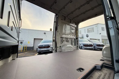 BT75ECX Volkswagen Crafter 2.0 TDI 177PS Commerce Plus High Roof Auto-Twin Slider Thumbnail #45