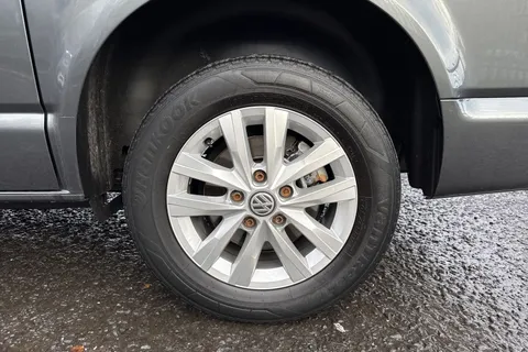 PN23VJX Volkswagen Transporter 2.0 TDI 150 Highline Van Thumbnail #12