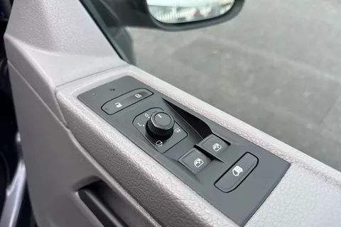 PN23VJX Volkswagen Transporter 2.0 TDI 150 Highline Van Thumbnail #21