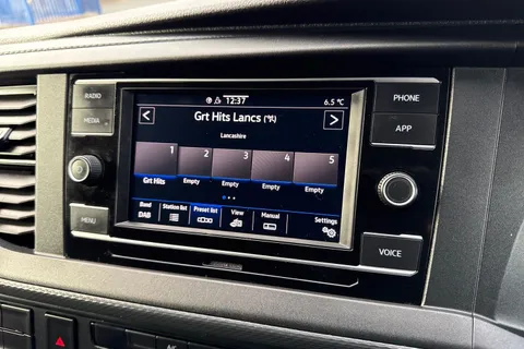 PN23VJX Volkswagen Transporter 2.0 TDI 150 Highline Van Thumbnail #38