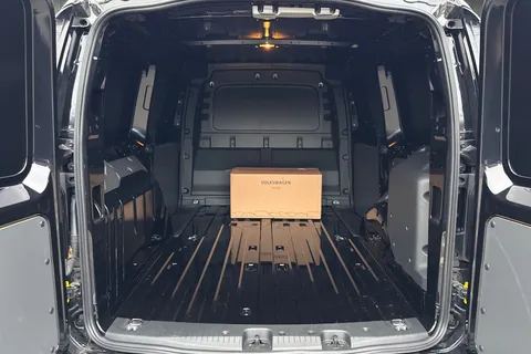 PE75UZH Volkswagen Caddy C20 Cargo Commerce Pro Maxi 150 PS 1.5 TSI eHybrid 6sp DSG Thumbnail #7