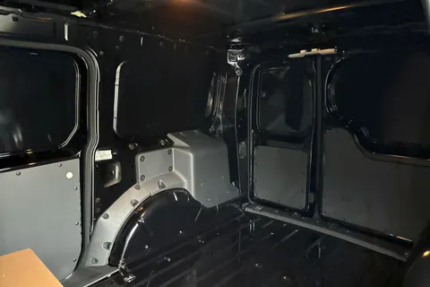 PE75UZH Volkswagen Caddy C20 Cargo Commerce Pro Maxi 150 PS 1.5 TSI eHybrid 6sp DSG Thumbnail #19