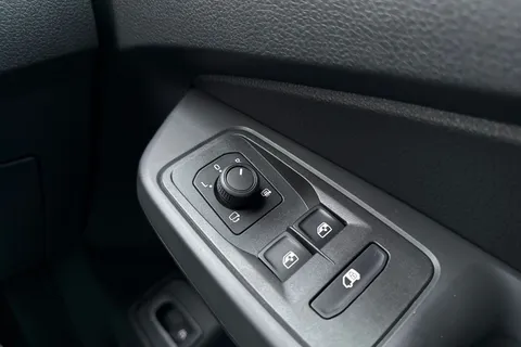 PE75UZH Volkswagen Caddy C20 Cargo Commerce Pro Maxi 150 PS 1.5 TSI eHybrid 6sp DSG Thumbnail #21