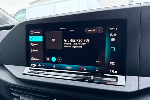 PE75UZH Volkswagen Caddy C20 Cargo Commerce Pro Maxi 150 PS 1.5 TSI eHybrid 6sp DSG Thumbnail #32