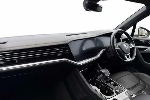 DG18TXS Volkswagen Touareg 3.0 V6 TDI 4Motion R-Line 5dr Tip Auto Thumbnail #3