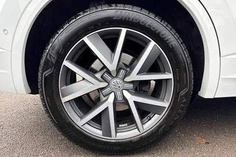 DG18TXS Volkswagen Touareg 3.0 V6 TDI 4Motion R-Line 5dr Tip Auto Thumbnail #25