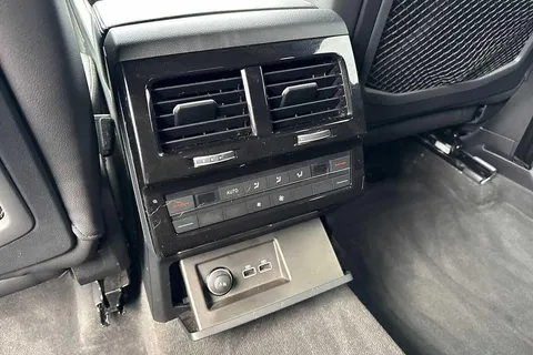 DG18TXS Volkswagen Touareg 3.0 V6 TDI 4Motion R-Line 5dr Tip Auto Thumbnail #39