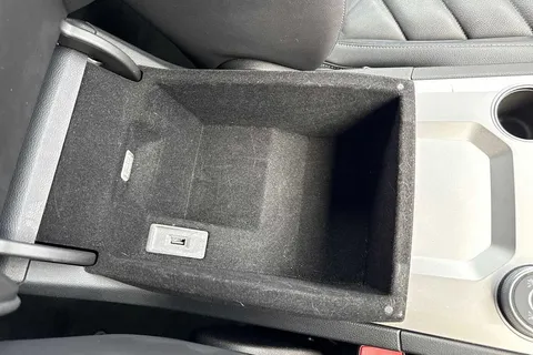 DG18TXS Volkswagen Touareg 3.0 V6 TDI 4Motion R-Line 5dr Tip Auto Thumbnail #47