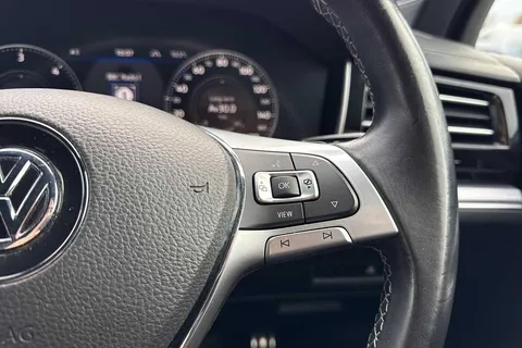 DG18TXS Volkswagen Touareg 3.0 V6 TDI 4Motion R-Line 5dr Tip Auto Thumbnail #50