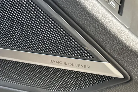 KY74EKC Audi A8 L  Sport 60 TFSI e quattro 462 PS tiptronic Thumbnail #25