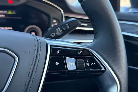 KY74EKC Audi A8 L  Sport 60 TFSI e quattro 462 PS tiptronic Thumbnail #28