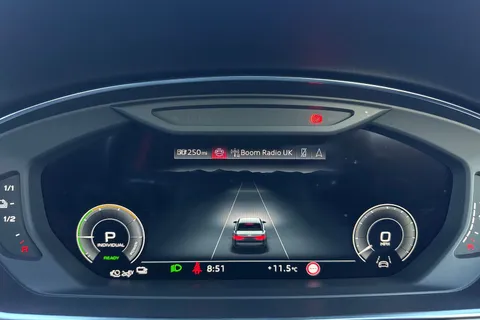 KY74EKC Audi A8 L  Sport 60 TFSI e quattro 462 PS tiptronic Thumbnail #33