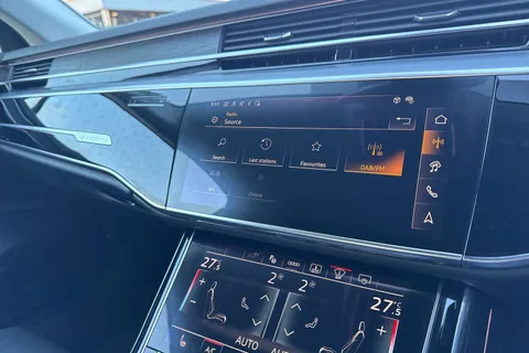 KY74EKC Audi A8 L  Sport 60 TFSI e quattro 462 PS tiptronic Thumbnail #41