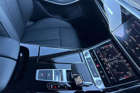 KY74EKC Audi A8 L  Sport 60 TFSI e quattro 462 PS tiptronic Thumbnail #58