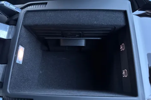 KY74EKC Audi A8 L  Sport 60 TFSI e quattro 462 PS tiptronic Thumbnail #59