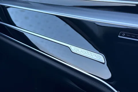 KY74EKC Audi A8 L  Sport 60 TFSI e quattro 462 PS tiptronic Thumbnail #60