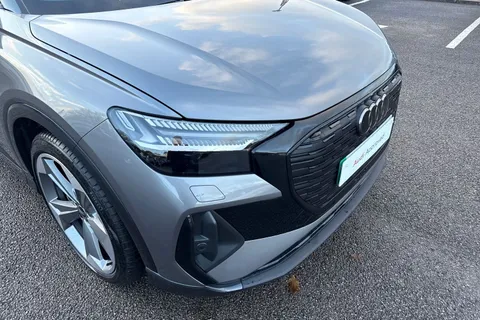 KO74PNL Audi Q4 e-tron Q4  Black Edition 45 e-tron   kW Thumbnail #9