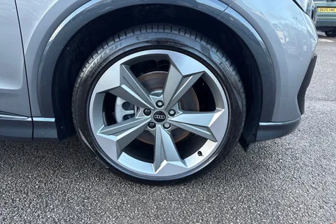 KO74PNL Audi Q4 e-tron Q4  Black Edition 45 e-tron   kW Thumbnail #12