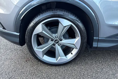 KO74PNL Audi Q4 e-tron Q4  Black Edition 45 e-tron   kW Thumbnail #13