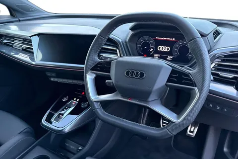 KO74PNL Audi Q4 e-tron Q4  Black Edition 45 e-tron   kW Thumbnail #18