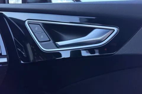 KO74PNL Audi Q4 e-tron Q4  Black Edition 45 e-tron   kW Thumbnail #21