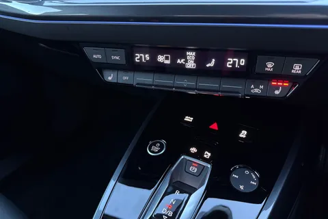 KO74PNL Audi Q4 e-tron Q4  Black Edition 45 e-tron   kW Thumbnail #22