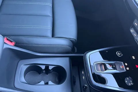 KO74PNL Audi Q4 e-tron Q4  Black Edition 45 e-tron   kW Thumbnail #54