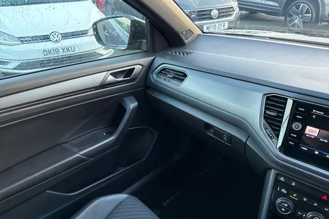 AF70UTL Volkswagen T-Roc 1.5 TSI R-Line 2dr DSG | Heated Seats | Beats Audio Thumbnail #19