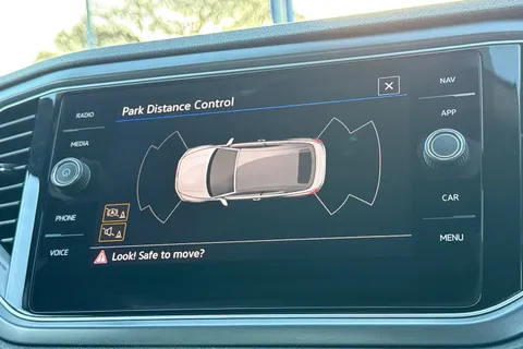 AF70UTL Volkswagen T-Roc 1.5 TSI R-Line 2dr DSG | Heated Seats | Beats Audio Thumbnail #32