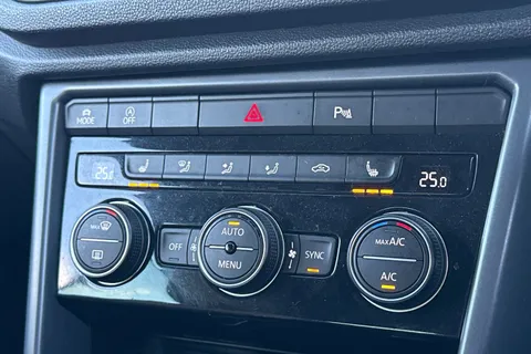 AF70UTL Volkswagen T-Roc 1.5 TSI R-Line 2dr DSG | Heated Seats | Beats Audio Thumbnail #33