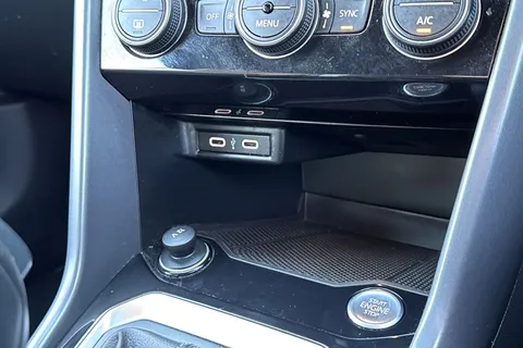 AF70UTL Volkswagen T-Roc 1.5 TSI R-Line 2dr DSG | Heated Seats | Beats Audio Thumbnail #34