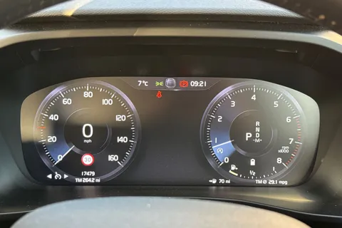 LO70OXW Volvo Xc40 2.0 B4P Inscription Pro 5dr Auto Thumbnail #19