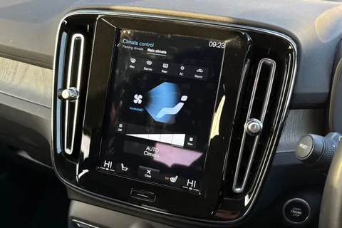 LO70OXW Volvo Xc40 2.0 B4P Inscription Pro 5dr Auto Thumbnail #21