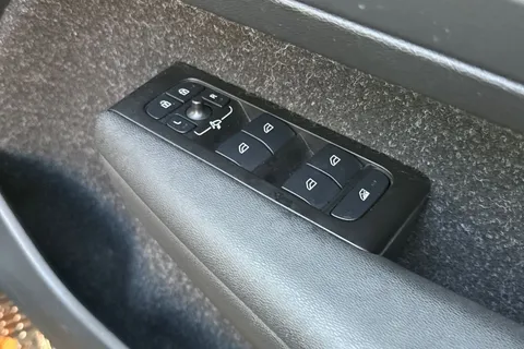 LO70OXW Volvo Xc40 2.0 B4P Inscription Pro 5dr Auto Thumbnail #23