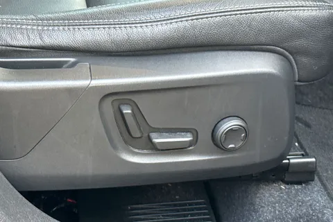 LO70OXW Volvo Xc40 2.0 B4P Inscription Pro 5dr Auto Thumbnail #30