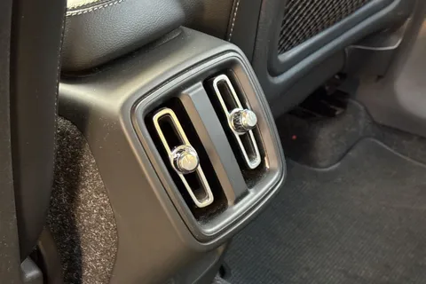 LO70OXW Volvo Xc40 2.0 B4P Inscription Pro 5dr Auto Thumbnail #34