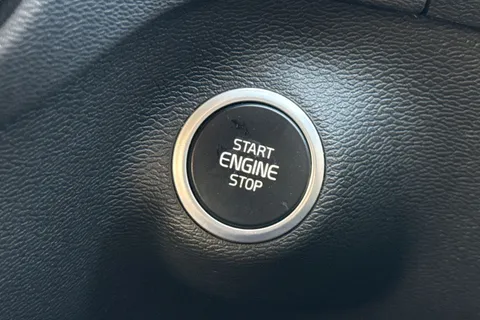 LO70OXW Volvo Xc40 2.0 B4P Inscription Pro 5dr Auto Thumbnail #41