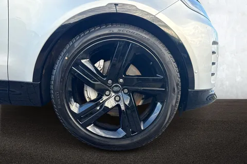 9 of 50 for Land Rover Discovery 3.0 D300 Dynamic HSE 5dr