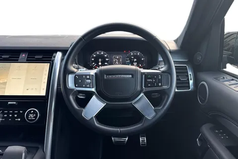 16 of 50 for Land Rover Discovery 3.0 D300 Dynamic HSE 5dr