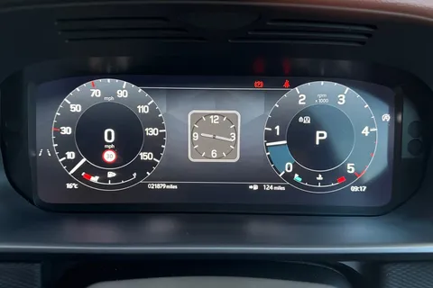 17 of 50 for Land Rover Discovery 3.0 D300 Dynamic HSE 5dr