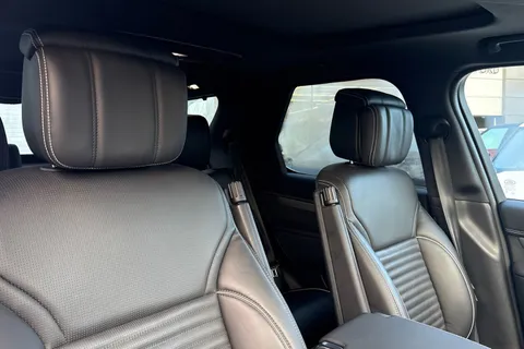 22 of 50 for Land Rover Discovery 3.0 D300 Dynamic HSE 5dr