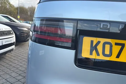 27 of 50 for Land Rover Discovery 3.0 D300 Dynamic HSE 5dr