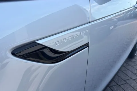 29 of 50 for Land Rover Discovery 3.0 D300 Dynamic HSE 5dr