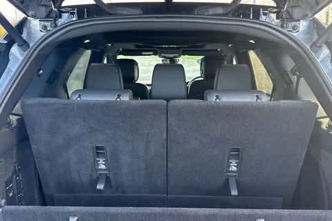 30 of 50 for Land Rover Discovery 3.0 D300 Dynamic HSE 5dr