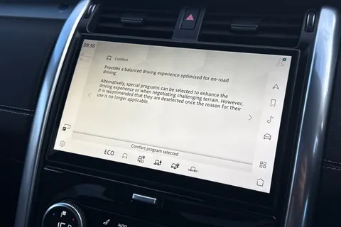 37 of 50 for Land Rover Discovery 3.0 D300 Dynamic HSE 5dr