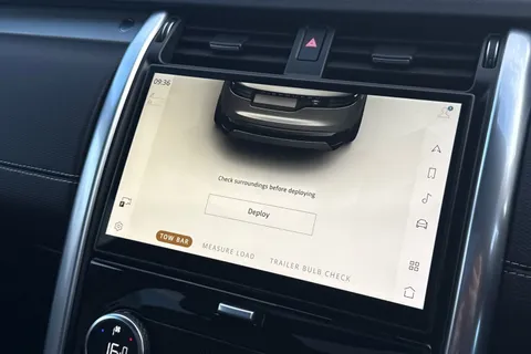 38 of 50 for Land Rover Discovery 3.0 D300 Dynamic HSE 5dr