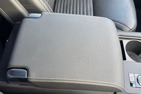 45 of 50 for Land Rover Discovery 3.0 D300 Dynamic HSE 5dr