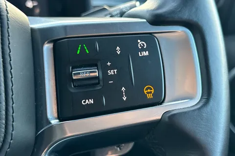 49 of 50 for Land Rover Discovery 3.0 D300 Dynamic HSE 5dr